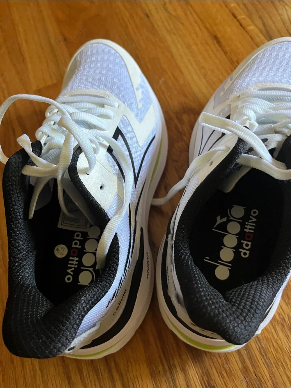 Womens Diadoea brand new White Athletic Running Shoes with Black & Green Accents